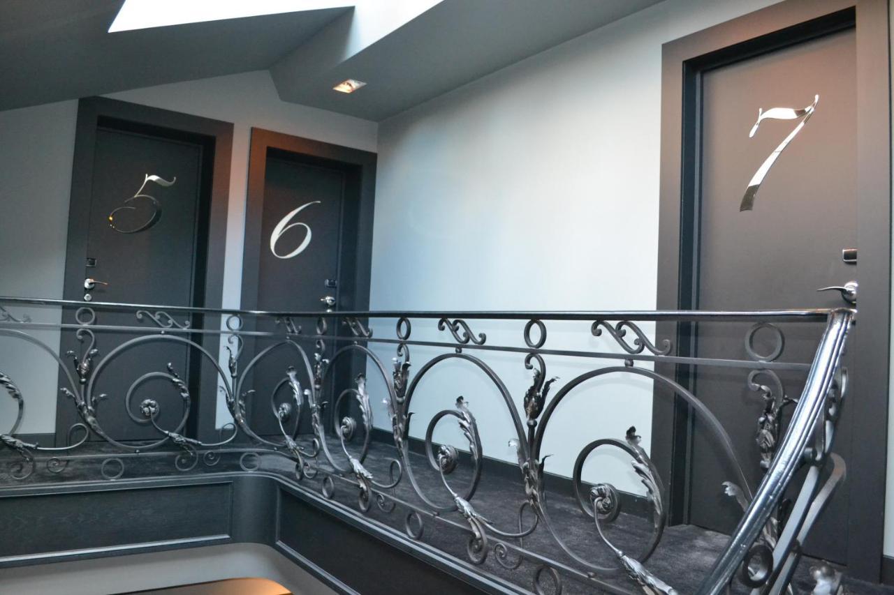 Hotel Odette En Ville Іксель Екстер'єр фото