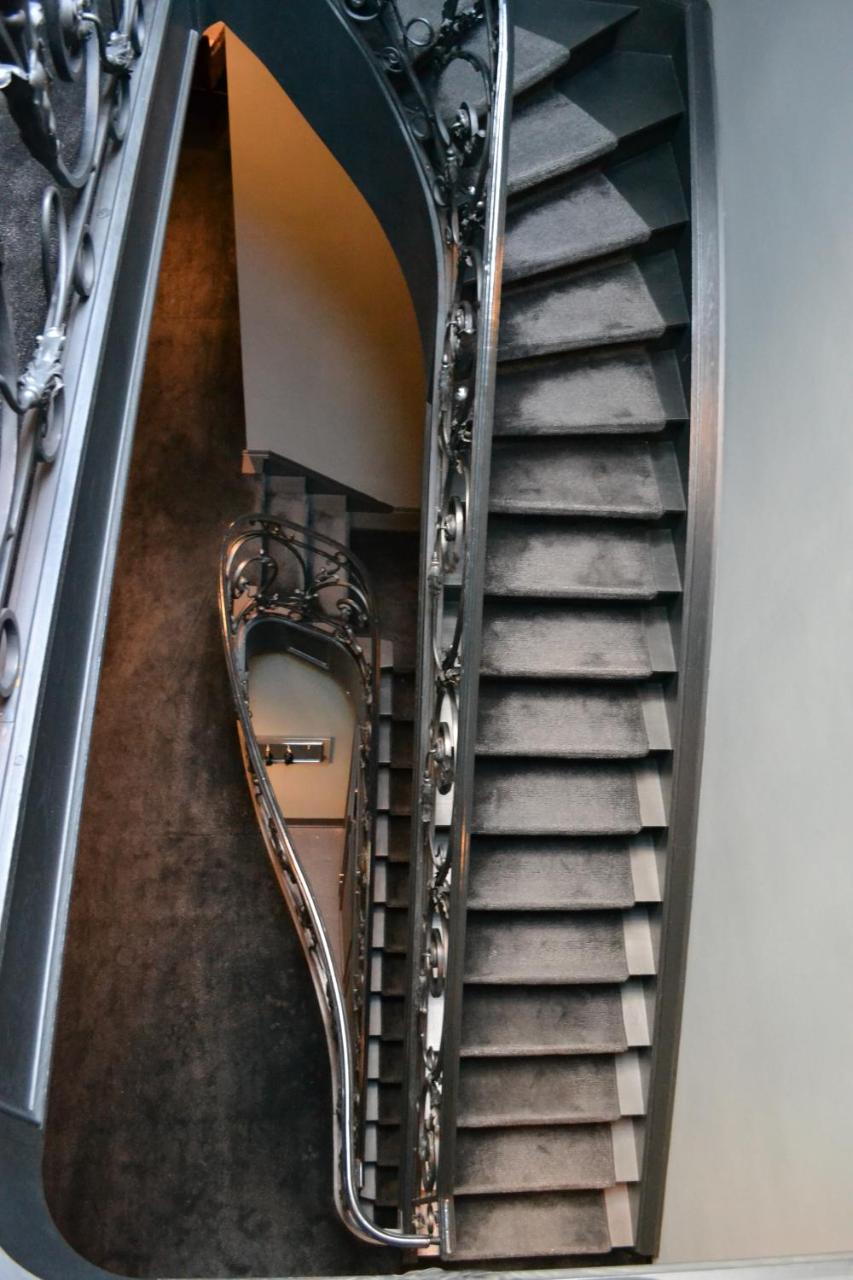 Hotel Odette En Ville Іксель Екстер'єр фото