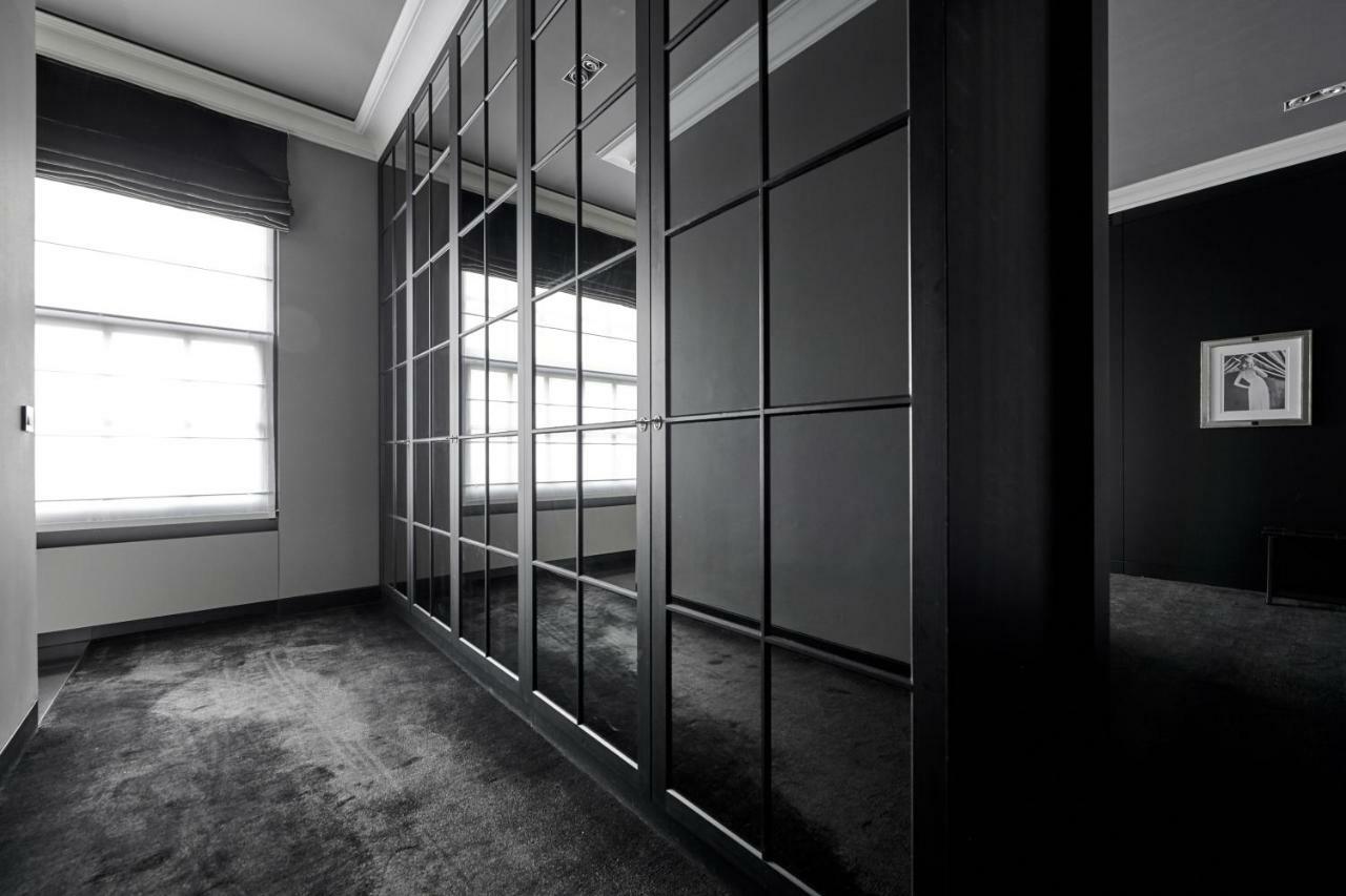 Hotel Odette En Ville Іксель Екстер'єр фото